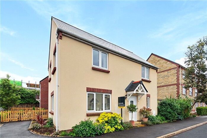 3 Bedroom Link Detached House To Rent In Jubilee Close, Crewkerne, Somerset, TA18