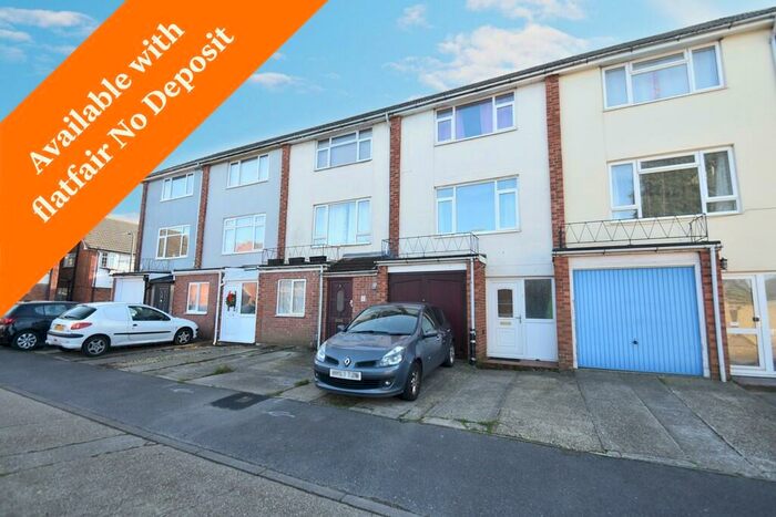 3 Bedroom Town House To Rent In Eastbrook Close, Gosport, PO12