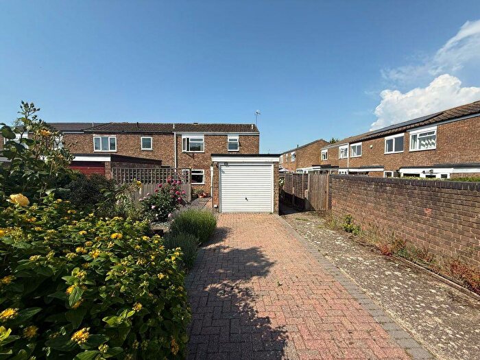 3 Bedroom End Of Terrace House For Sale In Hampden Road, Stoke Mandeville, Aylesbury, HP22