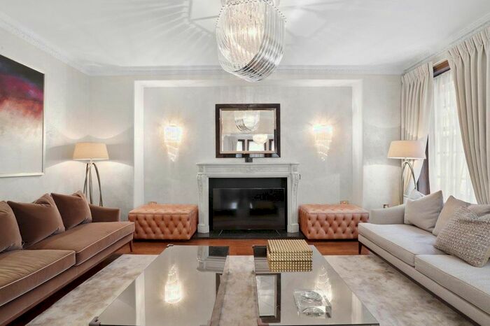 7 Bedroom Semi-Detached House To Rent In Upper Brook Street, London, W1K