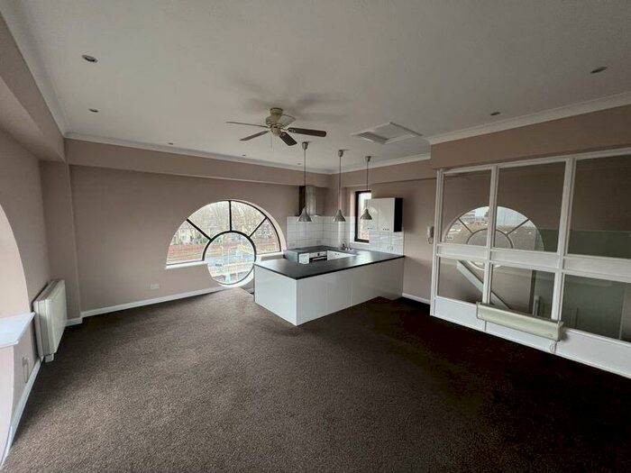 2 Bedroom Apartment To Rent In Gordon Place, Southend-On-Sea, SS1