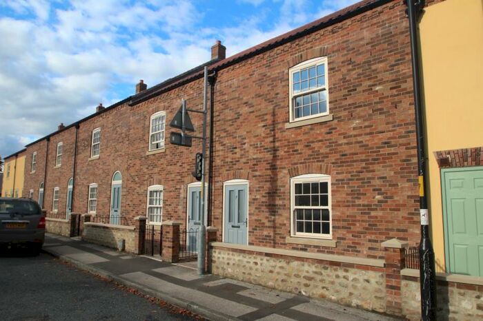 3 Bedroom Town House To Rent In Minster Row, Bondgate Green, Ripon, HG4