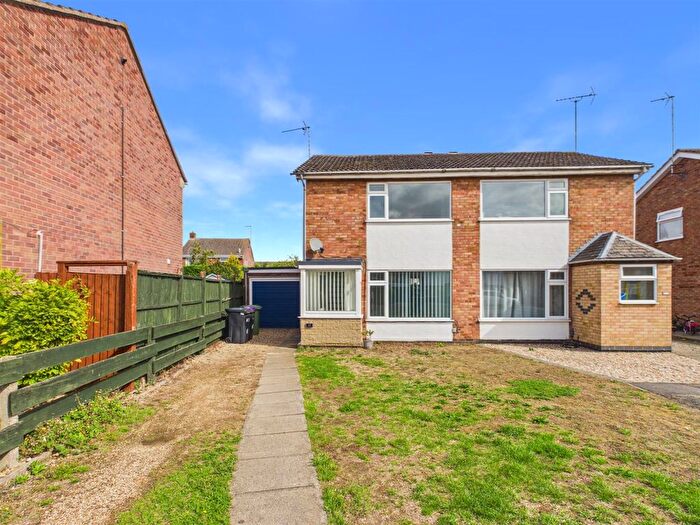 2 Bedroom Semi-Detached House To Rent In Troon Close, Stamford, PE9