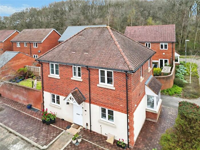 3 Bedroom Detached House For Sale In Redstart Croft, Bracknell, Berkshire, RG12