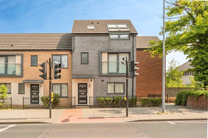 2 Bedroom Semi Detached House For Sale In College Road, Doncaster, DN1