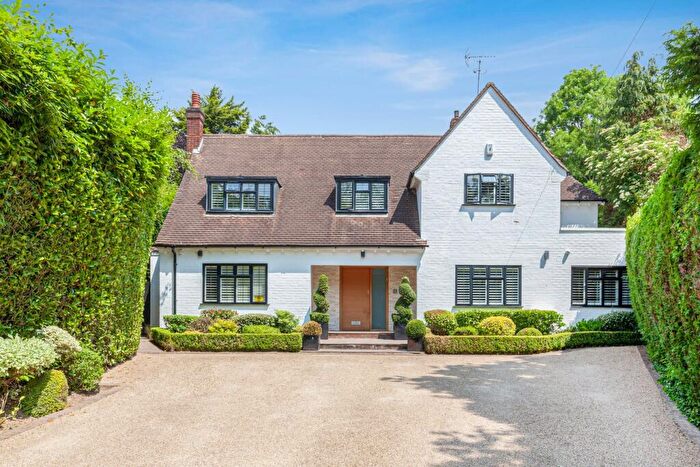 5 Bedroom Detached House For Sale In Adelaide Close, Stanmore, HA7