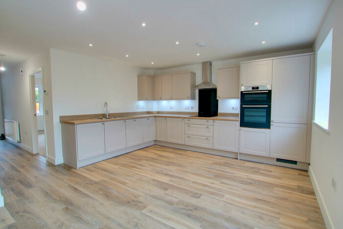 3 Bedroom Semi-Detached House To Rent In Mayfield Mews, Woolston, SO19