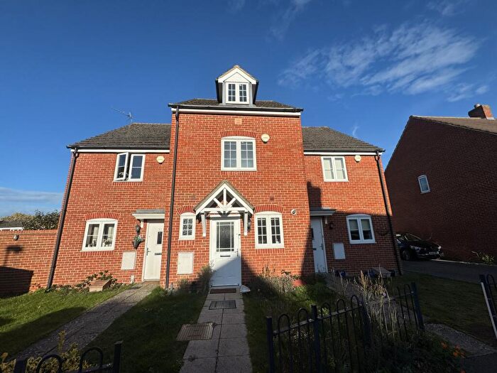 3 Bedroom Terraced House To Rent In Foskett Way, Aylesbury, HP21