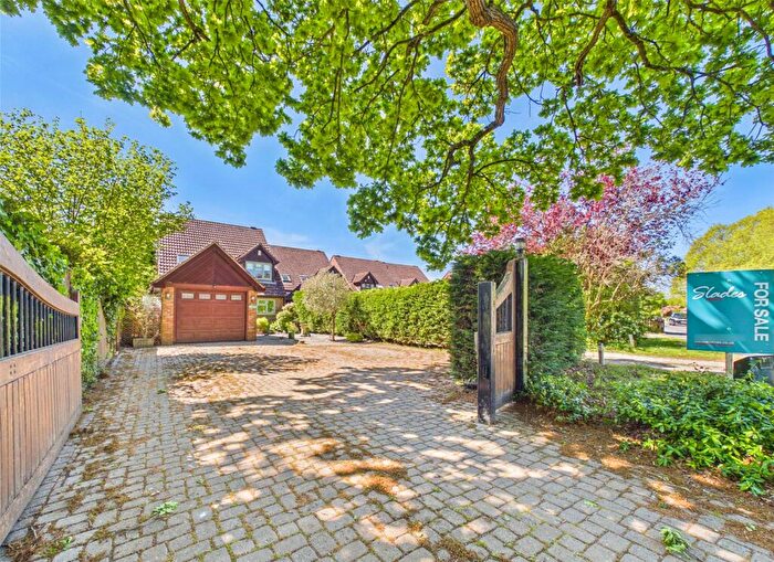 4 Bedroom Detached House For Sale In Ringwood Road, Bransgore, Christchurch, BH23