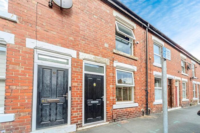 2 Bedroom Terraced House For Sale In Avenue Grove, Harrogate, HG2