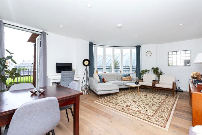 2 Bedroom Apartment To Rent In Esther Anne Place, London, N1