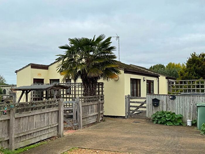 2 Bedroom Bungalow To Rent In Thomolas Drove, Wisbech St. Mary, PE13