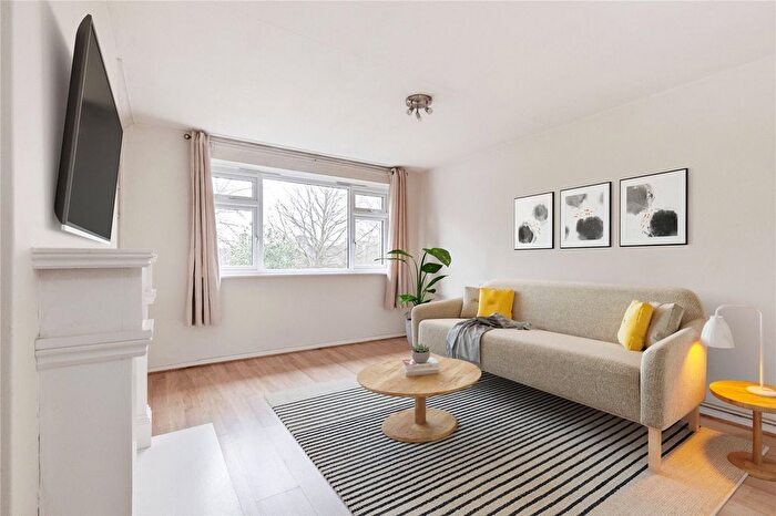 1 Bedroom Flat To Rent In John Clynes Court, Woodborough Road, London, SW15