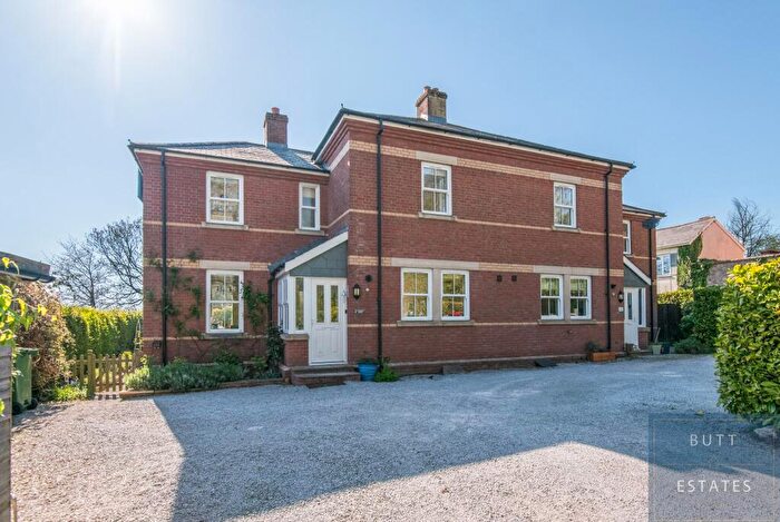 3 Bedroom Semi-Detached House For Sale In Courthouse Gardens, Globe Hill, Exeter, EX5