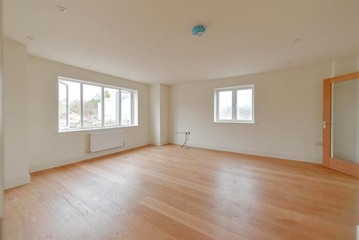 4 Bedroom Detached House For Sale In Long Street, Hanslope, Milton Keynes, MK19