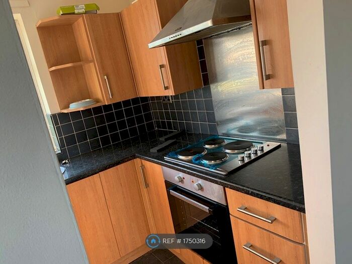 2 Bedroom Flat To Rent In Trevarren Drive, Sunderland, SR2
