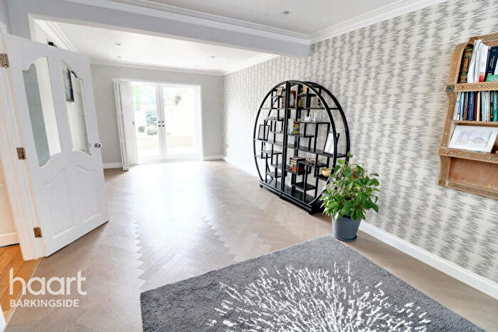 4 Bedroom Semi-Detached House For Sale In Chadacre Avenue, Clayhall, IG5