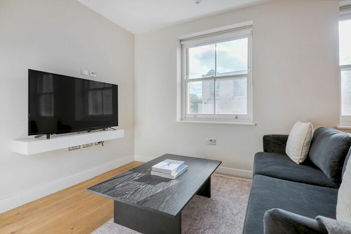 2 Bedroom Flat To Rent In Waterloo, SE1