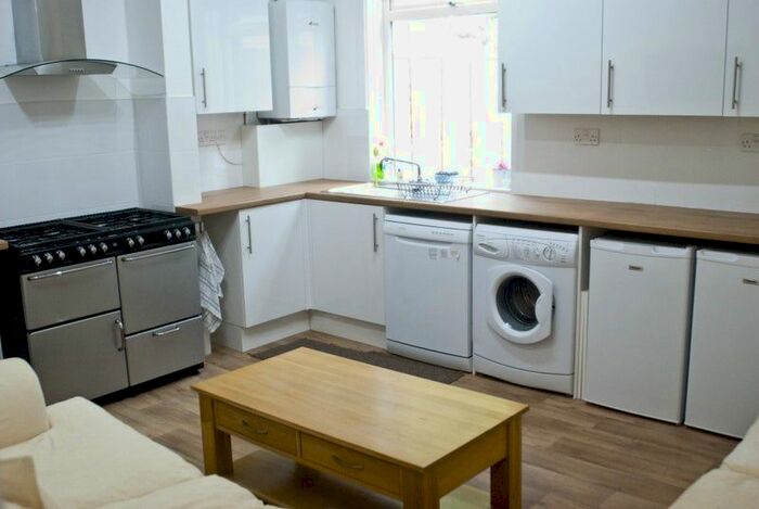 6 Bedroom Terraced House To Rent In Harold Road, Birmingham, B16