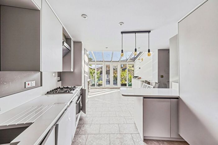 4 Bedroom End Terrace House For Sale In Waterstone Way, Greenhithe, Kent, DA9