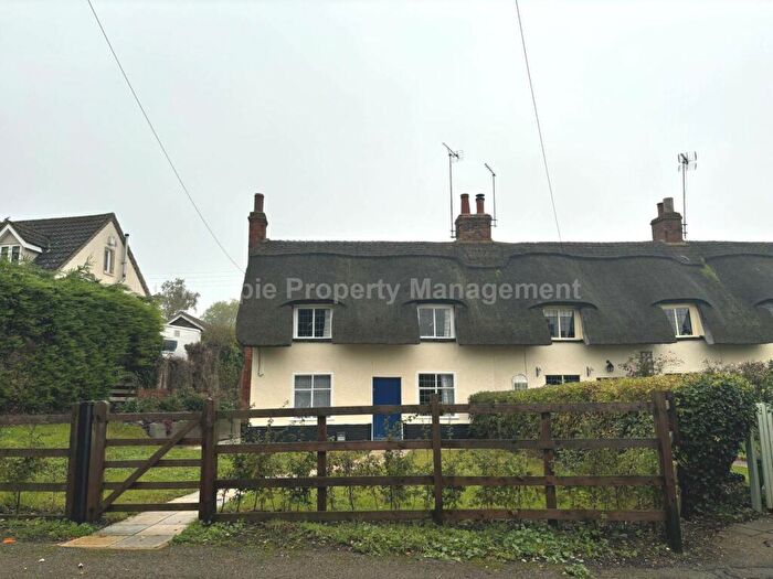 2 Bedroom End Of Terrace House To Rent In Melchbourne, MK44