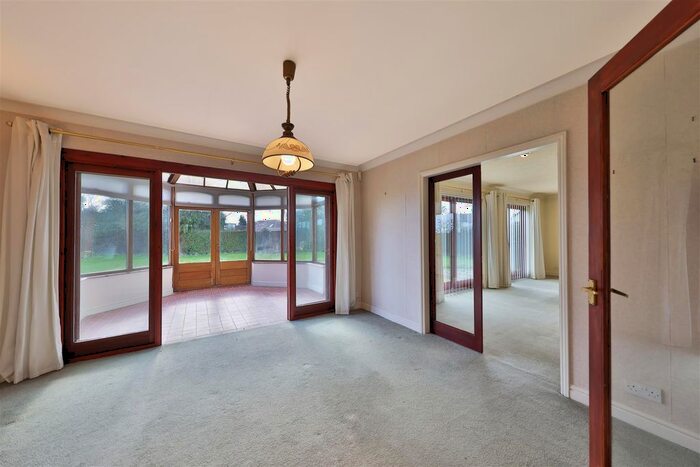 4 Bedroom Detached House For Sale In Temple Garth, Copmanthorpe, York, North Yorkshire, YO23