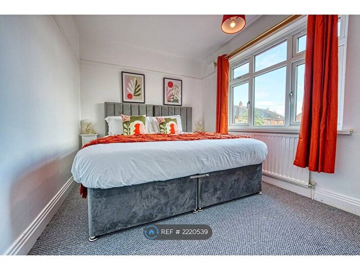 8 Bedroom Detached House To Rent In Dalemoor Gardens, Nottingham, NG8