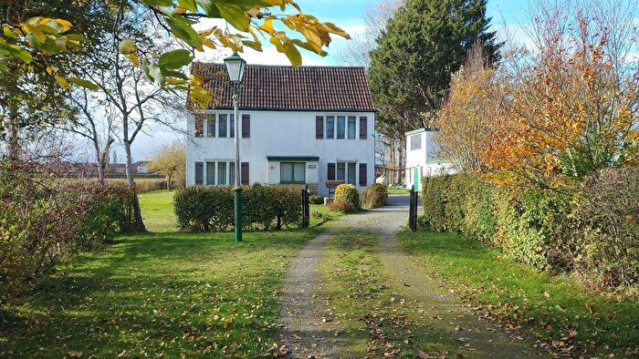 3 Bedroom Detached House For Sale In New Road, Melksham, SN12