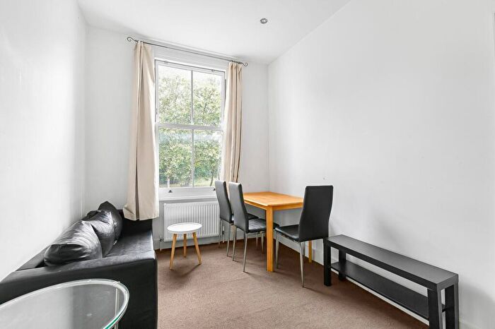 3 Bedroom Maisonette To Rent In Burdett Road, London, E3