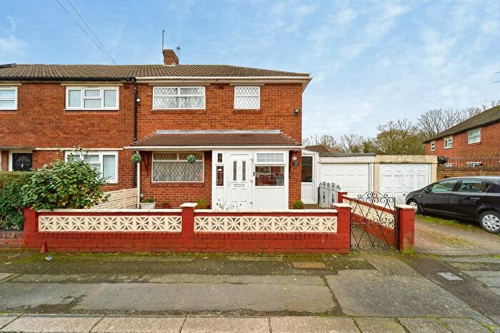 2 Bedroom End Terrace House For Sale In Salop Close, West Bromwich, B71