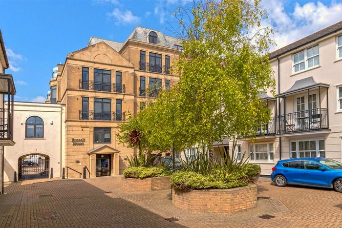 2 Bedroom Flat To Rent In Russell Mews, Brighton, BN1