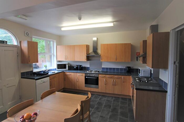 8 Bedroom Semi Detached House To Rent In Waterloo Crescent, The Arboretum, Nottingham, NG7