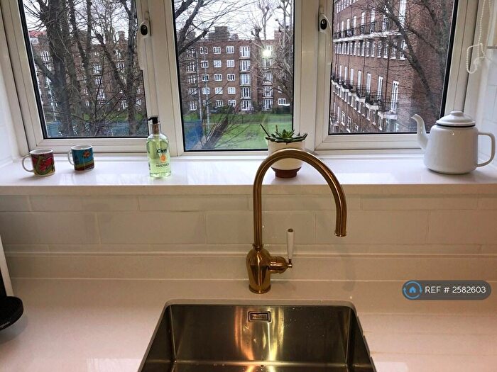 3 Bedroom Flat To Rent In Queensbridge Court, London, E2