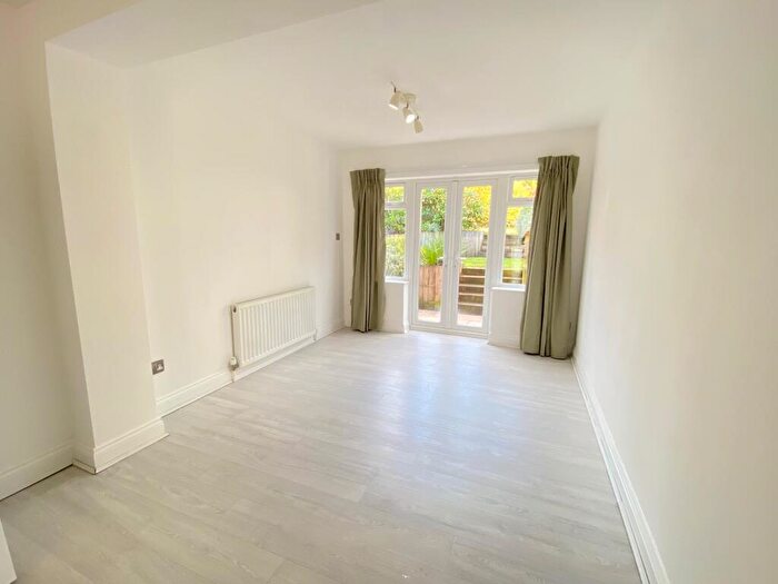 2 Bedroom Flat To Rent In Maynard Road, Hemel Hempstead, HP2