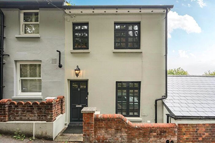 3 Bedroom Terraced House To Rent In Clifton Road, Winchester, SO22