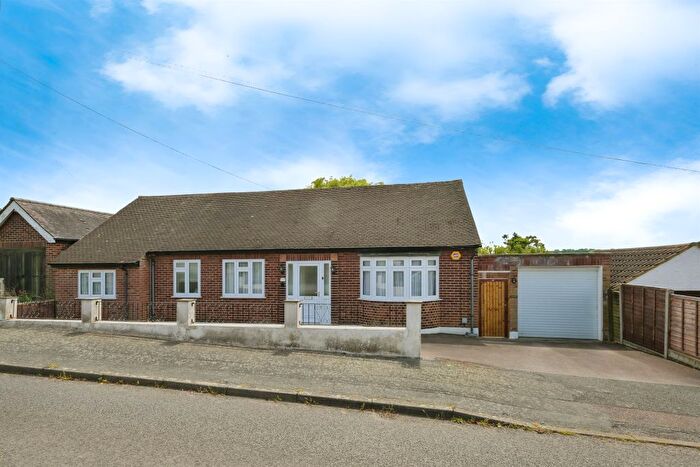 3 Bedroom Detached Bungalow For Sale In Shooters Drive, Nazeing, Waltham Abbey, EN9