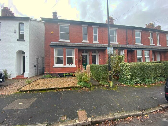 Houses for sale & to rent in M33 4PE, Sandown Drive, St Marys Sale