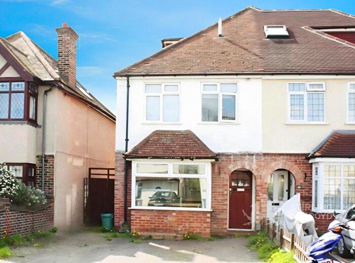 4 Bedroom Semi Detached House To Rent In Beckingham Road, Guildford, Surrey, GU2