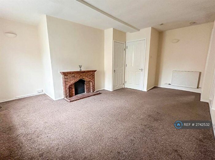 2 Bedroom Flat To Rent In Cricklade, Swindon, SN6