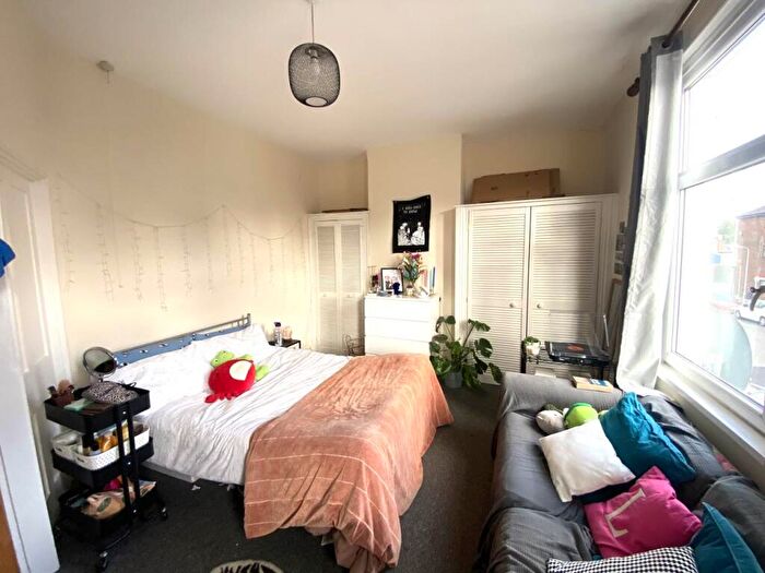 5 Bedroom House To Rent In St Peters Street, Roath, Cardiff, CF24