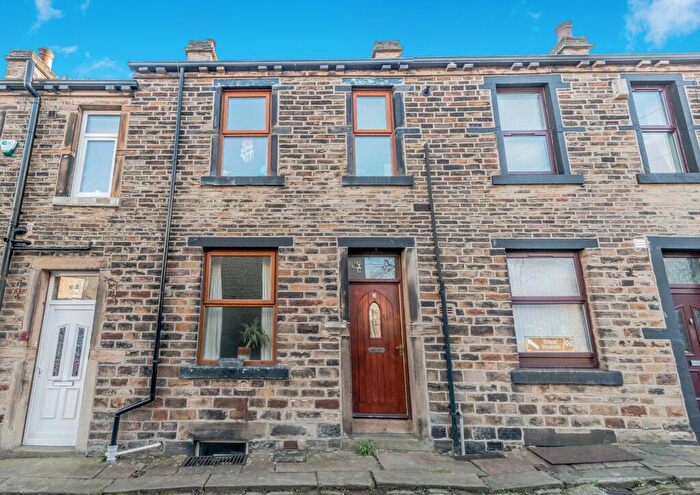 3 Bedroom Terraced House For Sale In Brook Street, Oakenshaw, Bradford, BD12