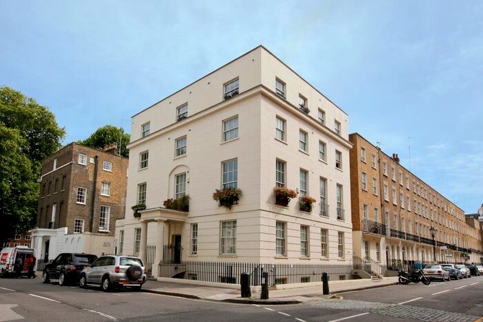 3 Bedroom Flat To Rent In Virginia Court, Burton Street, Bloomsbury, London, WC1H