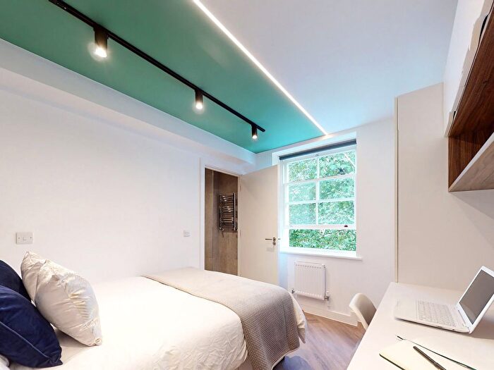 Studio To Rent In Harrow Road, London, W9