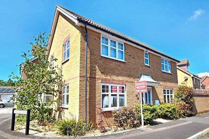 4 Bedroom Detached House For Sale In Magister Drive, Lee-On-The-Solent, PO13