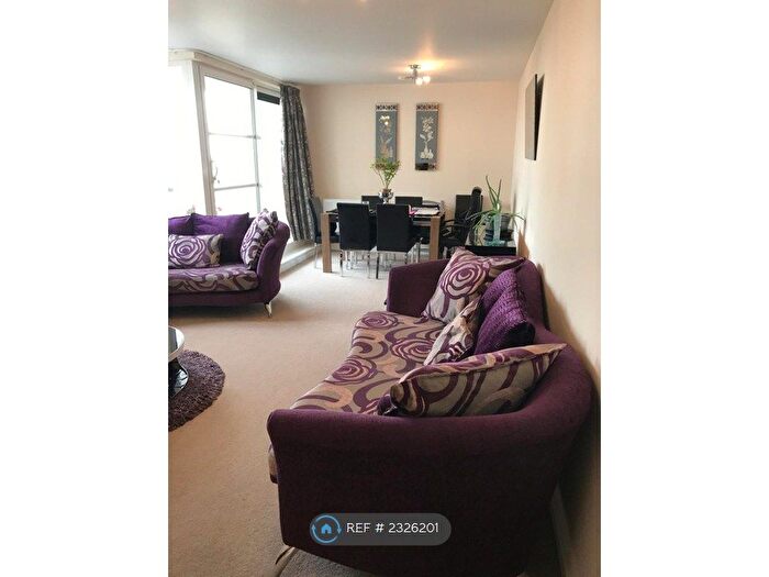2 Bedroom Flat To Rent In Watkin Road, Leicester, LE2