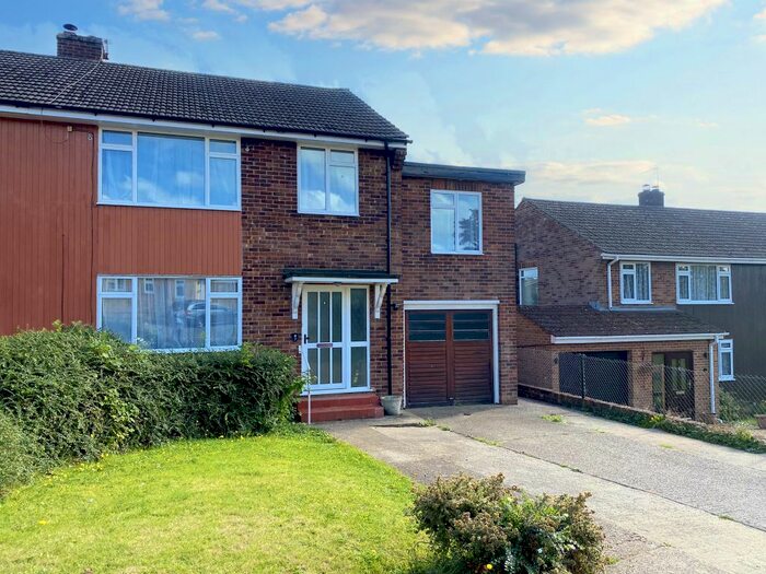 4 Bedroom Semi-Detached House To Rent In Jerome Drive, St Albans, AL3