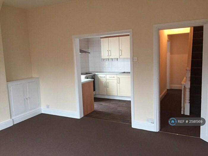 2 Bedroom Flat To Rent In Victoria Road, Northwich, CW9