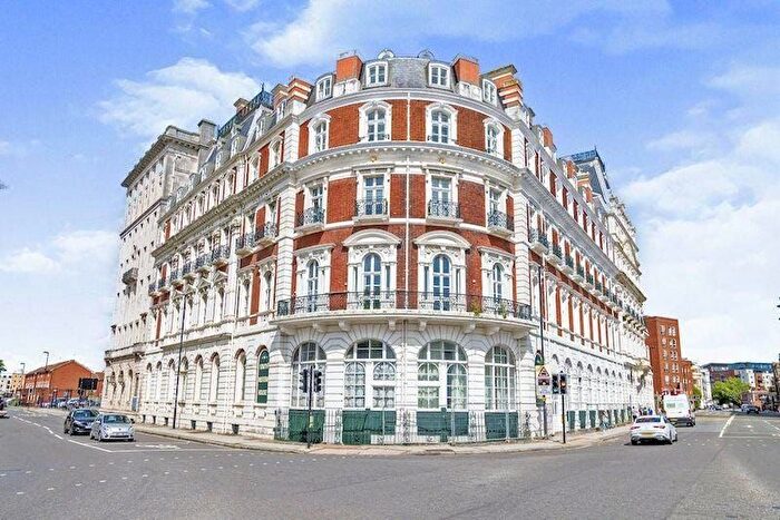 2 Bedroom Flat For Sale In South Western House, Southampton, SO14