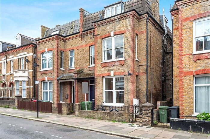 1 Bedroom Flat For Sale In Arlingford Road, London, SW2