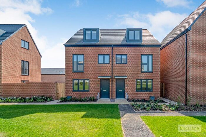 3 Bedroom House To Rent In Bronte Avenue, MK4